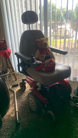 Battery operated wheel chair/Jazzy