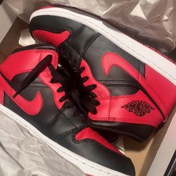 Air Jordan 1 Mid  BANNED 