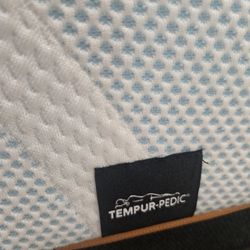 King Tempur Pedic Matress