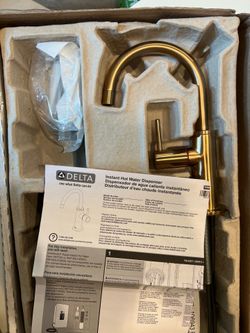 Delta Instant Hot Water Dispenser Faucet Gold, Instant Hot Water Tap, Champagne Bronze 1930LF-H-CZ ($420 OBO)