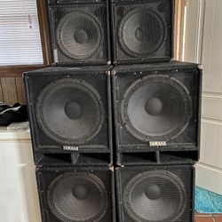 Yamaha Pro Speakers 