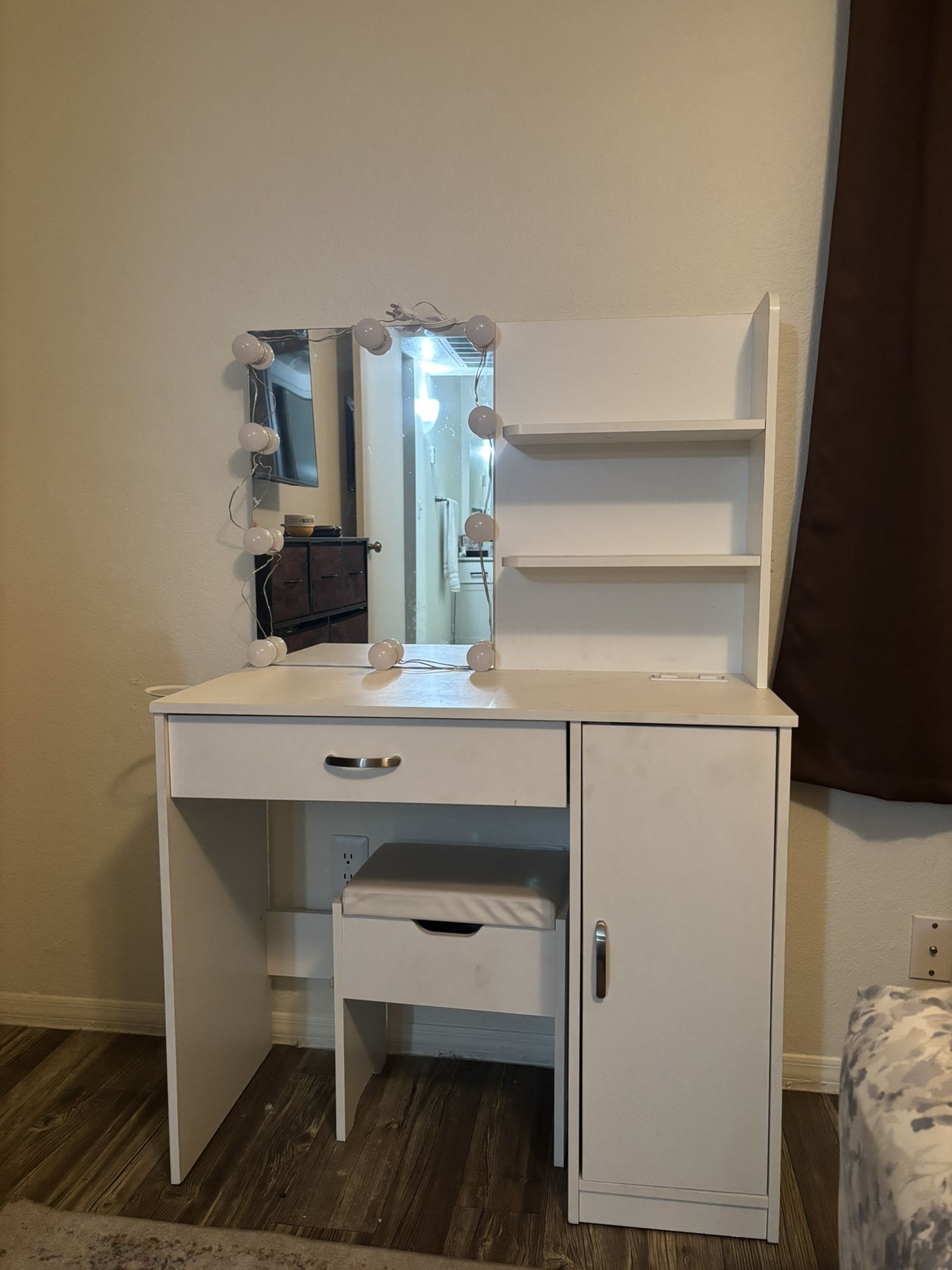 Makeup Vanity Desk with Lighted Mirror & Power Strip
