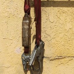 6 Ft Shock Absorbent Lanyard