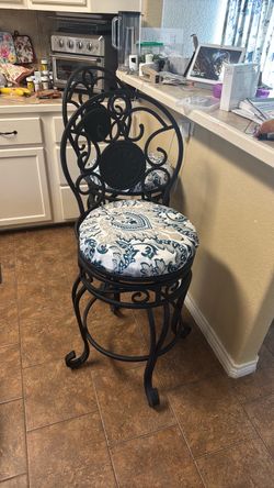 Metal swivel stools
