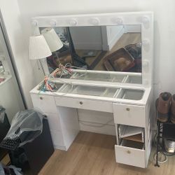 Vanity Makeup Table with Lights