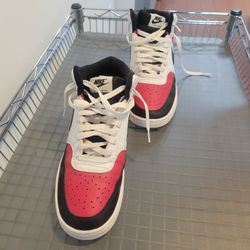 Nike Court Vision Size 9