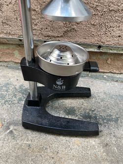 Cast heavy duty squeezer