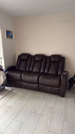 Three seat recliner MUST PICK UP