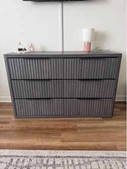 Sicotas 6 Drawers Dresser