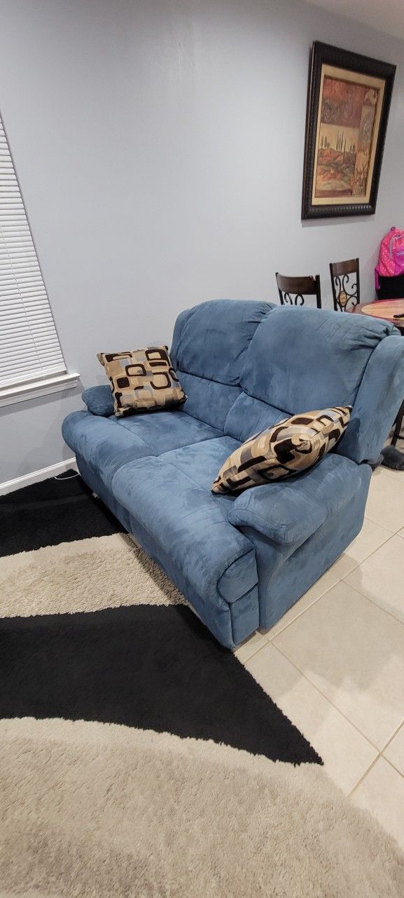 I am selling these couches. They're in good condition, clean, and also reclines.