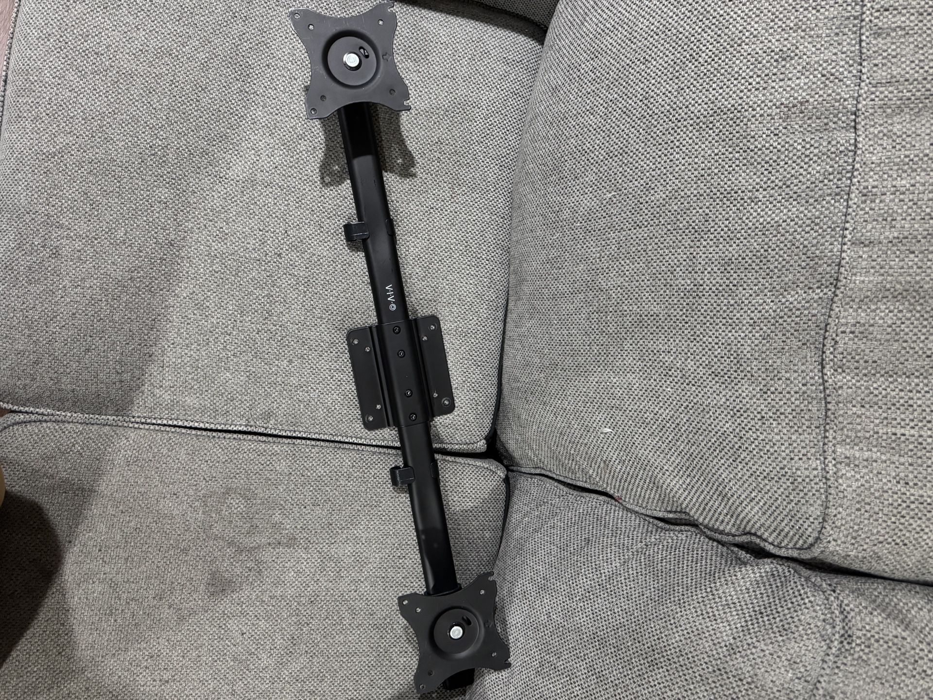 VIVO Dual monitor Mount
