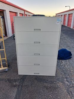 Commercial 5 drawer medical records file cabinet.