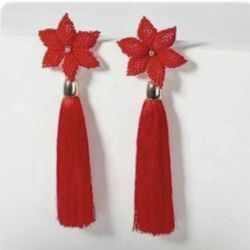 Une Douce Flower Beaded Tassel Earrings 