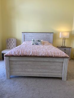Beautiful Stunning 3-Piece Queen Bedroom