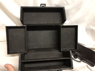 multi compartment jewerly box