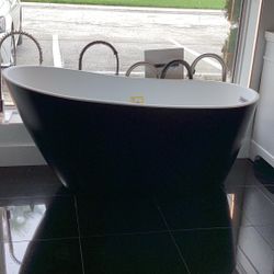 59” Freestanding Bathtub Ready For Pick Up 