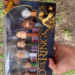 Limited Edition Lord of the Rings Pez Dispenser Set Eye of Sauron Walmart Only