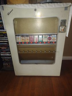 Vintage Vending Machine 