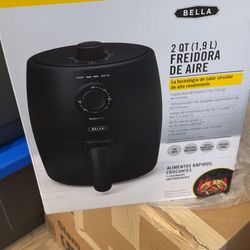 Brand new Bella 2qt air fryer unopened