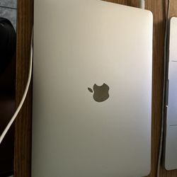 MacBook Air 2020 With Box 