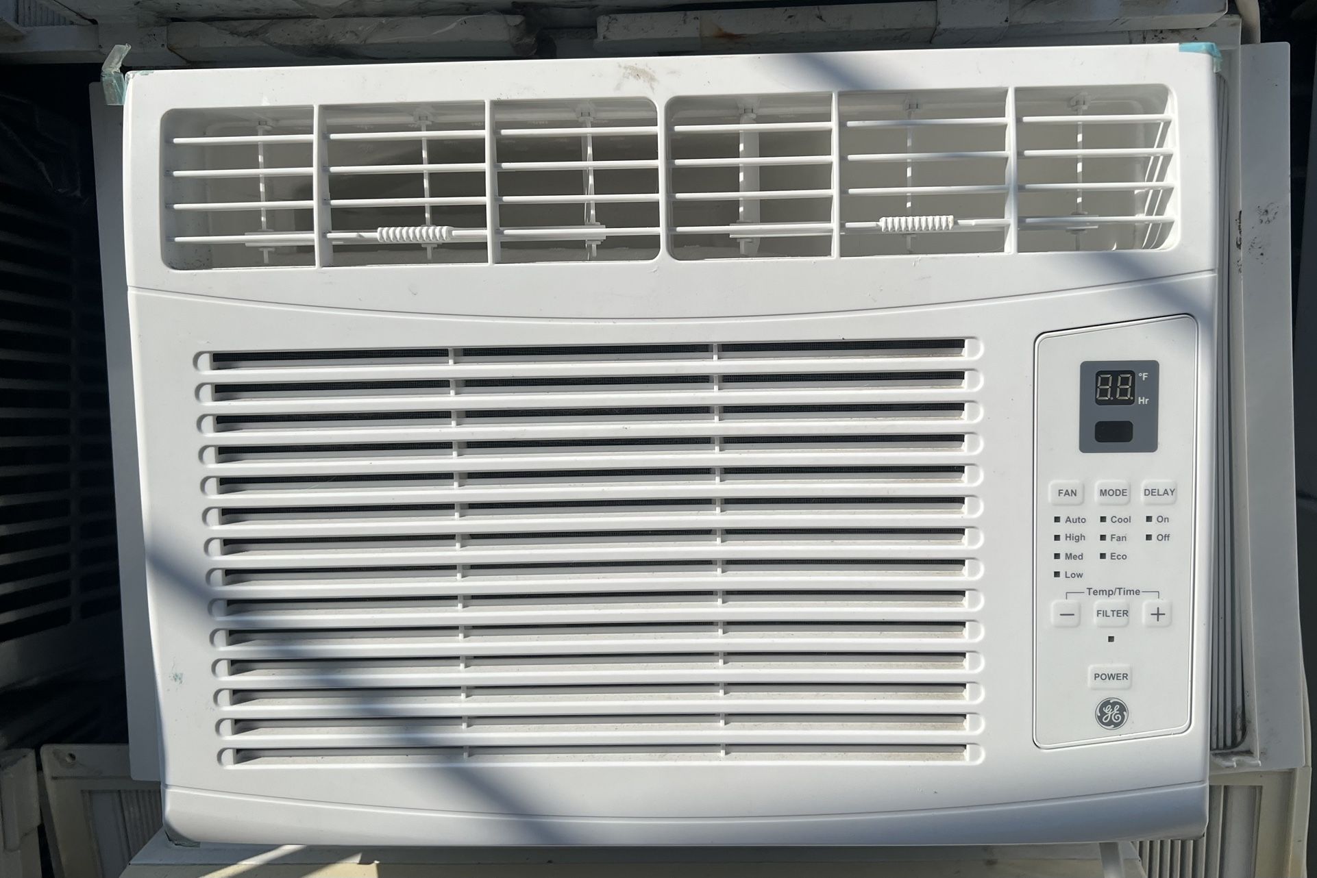 GE 6,000 BTU Window Air Conditioner - LIKE NEW