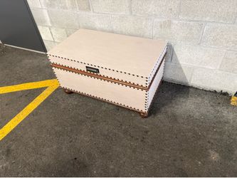 Decorative storage chest