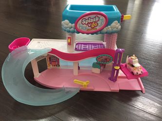 Shopkins carwash spa drive thru play set splash and go