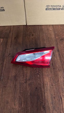 2018-2024 CHEVROLET EQUINOX REAR RIGHT SIDE INNER TAILLIGHT STOP BRAKE LAMP OEM