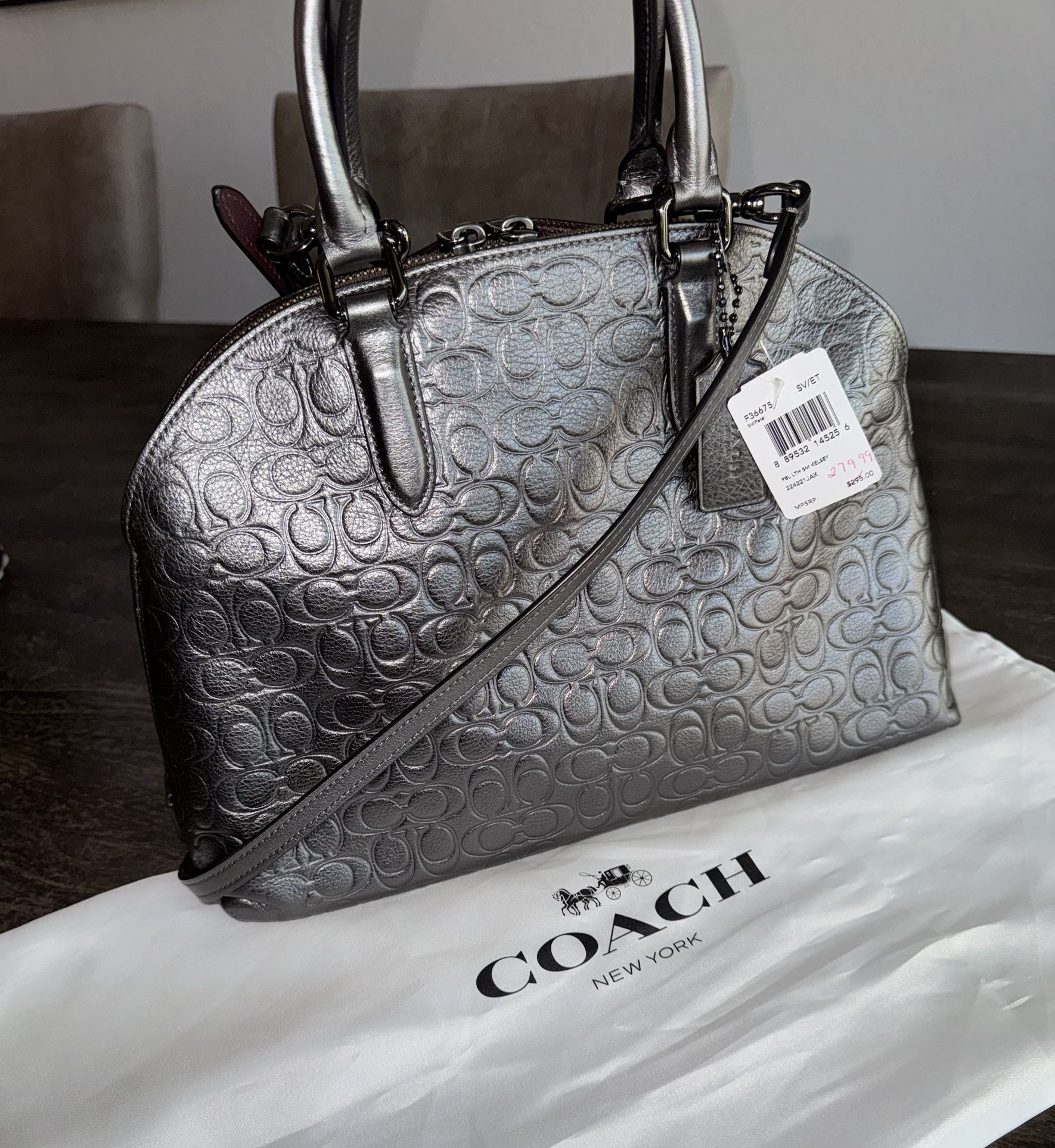 π©NWT πͺπ€ medium size Gunmetal Signature C Embossed Leather, Great gift or treat for yourself! π