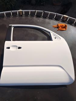 2016-2023 Toyota Tacoma door