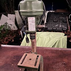 Central Machinery - Small Electric Table Top Drill Press sku# 9983… 1/2 inch chuck.. Spindlle JT#33 