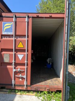 40ft container for sell. DM your offer