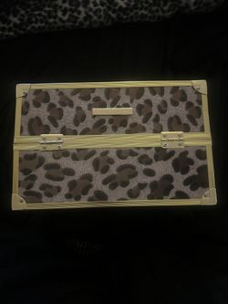 Vince Camuto Train Case