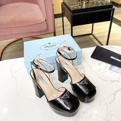 Prada black thick heel high-heeled sandals
