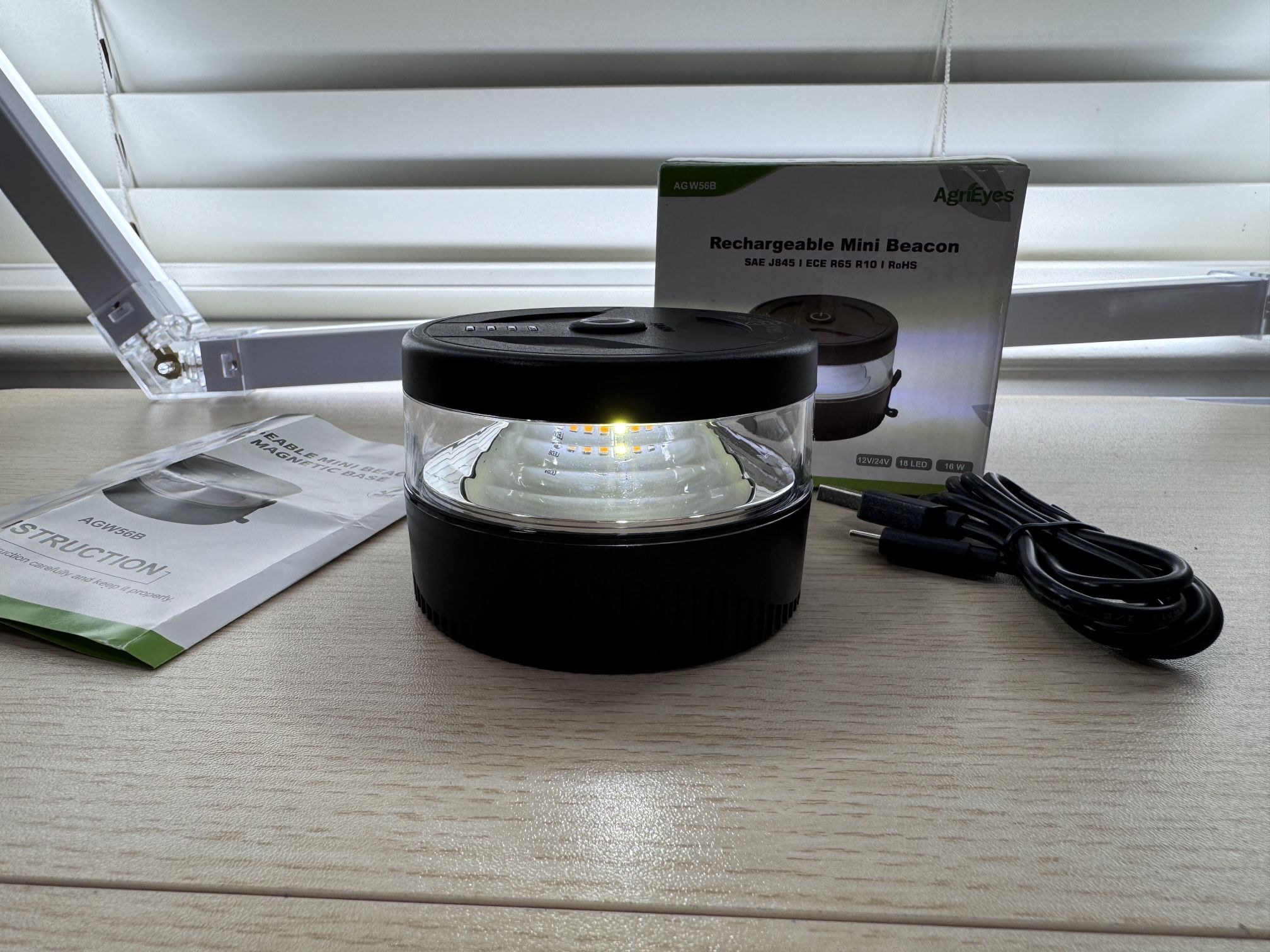 Brand New Agrieyes USB-C Wireless Beacon Light, 32 LED Rechargeable Strobe Lights with Magnetic, Mini Amber Flashing Warning Emergency SKU136-S1