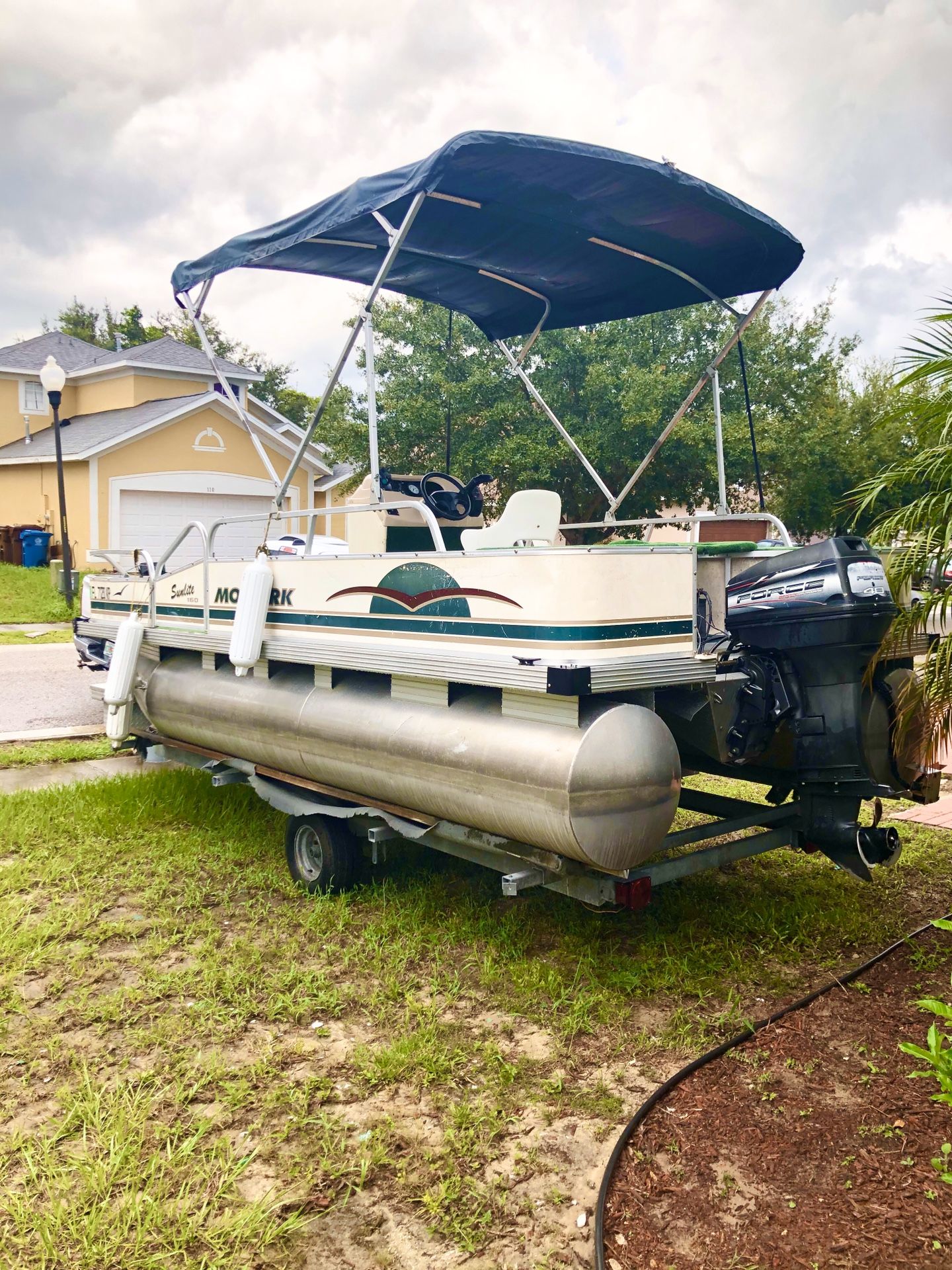 16ft center console pontoon boat for Sale in Haines City, FL OfferUp