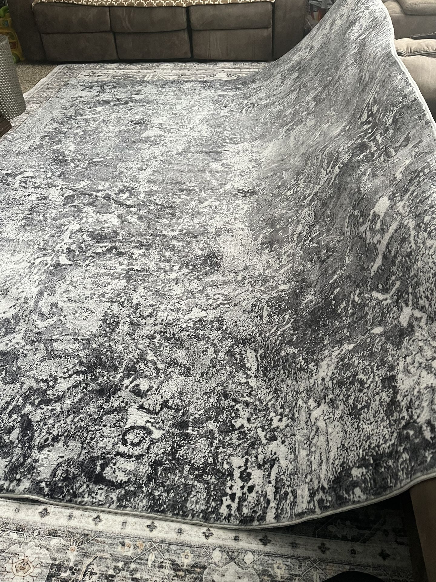 Rug PENDING