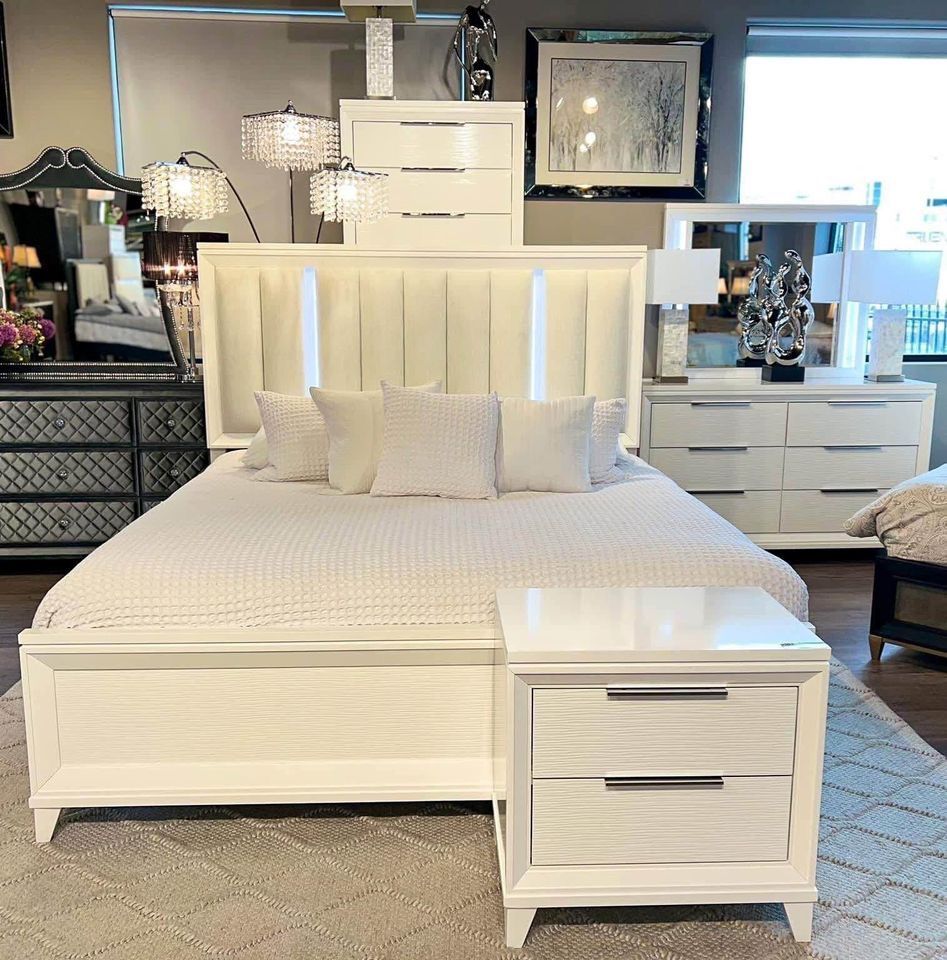 White Bedroom Set , Dresser , Nightstand
