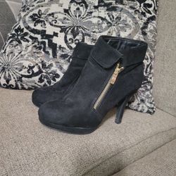 Sexy Black Size 8 Women's Boots Zipper On Side 