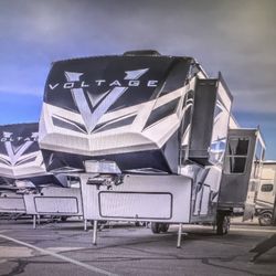 NEW 2022 DUTCHMEN TRITON 3521 