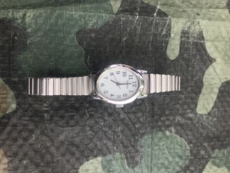 Woman’s Timex watch! Vintage look!