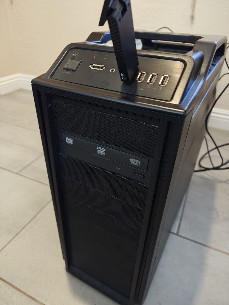 Desktop PC Custom Built W/ Monitor, Keyboard And Mouse