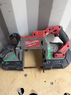Milwaukee Cordless M18 Fuel Deep Cut Band Saw