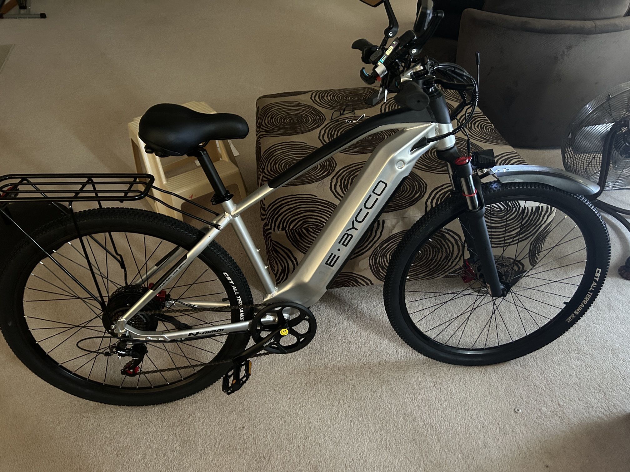 Barely Used Electric bike 750W Peak 1000W Electric Bike for Adult