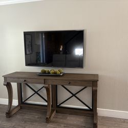 Bassett Sofa Table With Matching Buffet