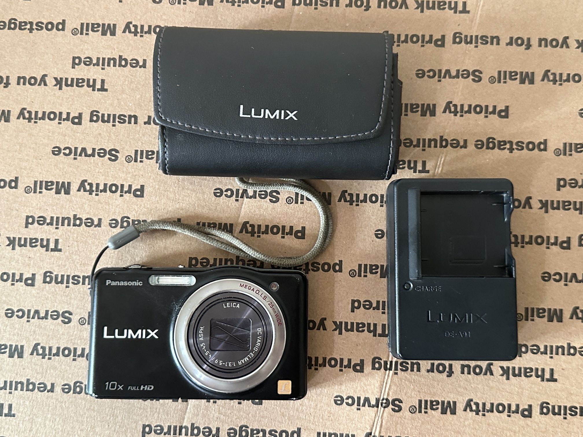 Panasonic LUMIX DMC-SZ7 Digital Compact Camera