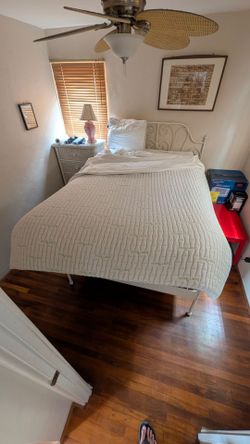 Only available until 6.30.26: Queen/ memory foam mattress topper 2" thick, 70x80" , with bamboo cover