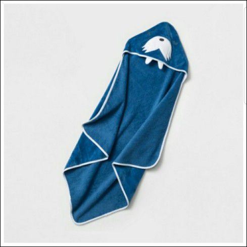 CLOUD ISLAND walrus blue hooded baby towel