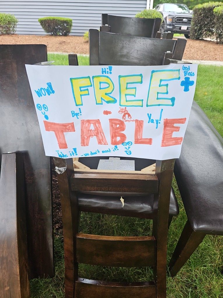 Free Dinning Table