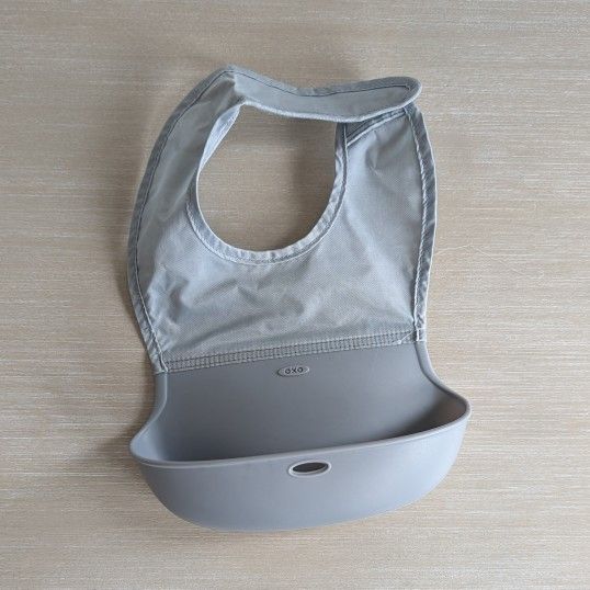 OXO Tot Roll-up Bib, Gray